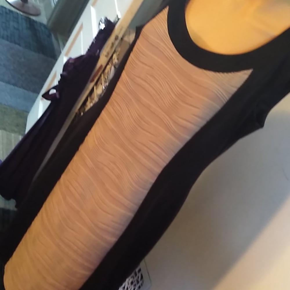 Slender Rising Design Pattern Flattering - image 1